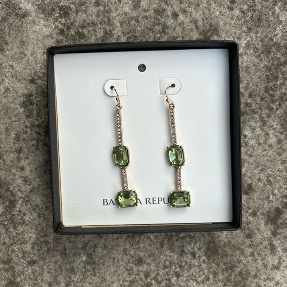 Banana Republic Jewelry - Banana Republic BNIB Drop Peridot Style earrings